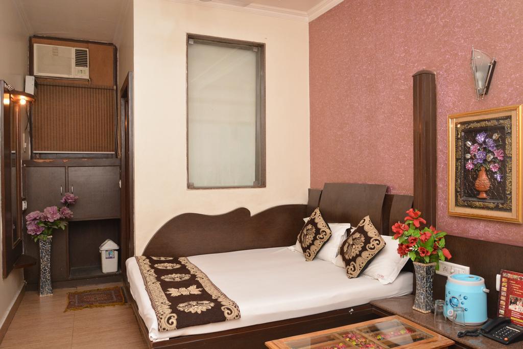 Hotel Yatri International Nueva Delhi Exterior foto