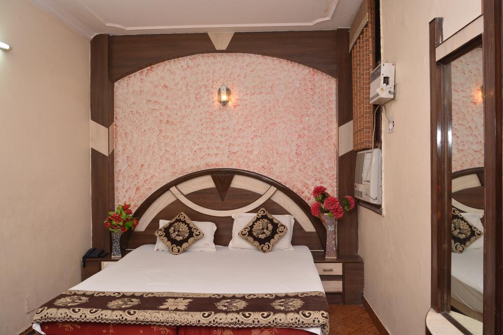 Hotel Yatri International Nueva Delhi Exterior foto