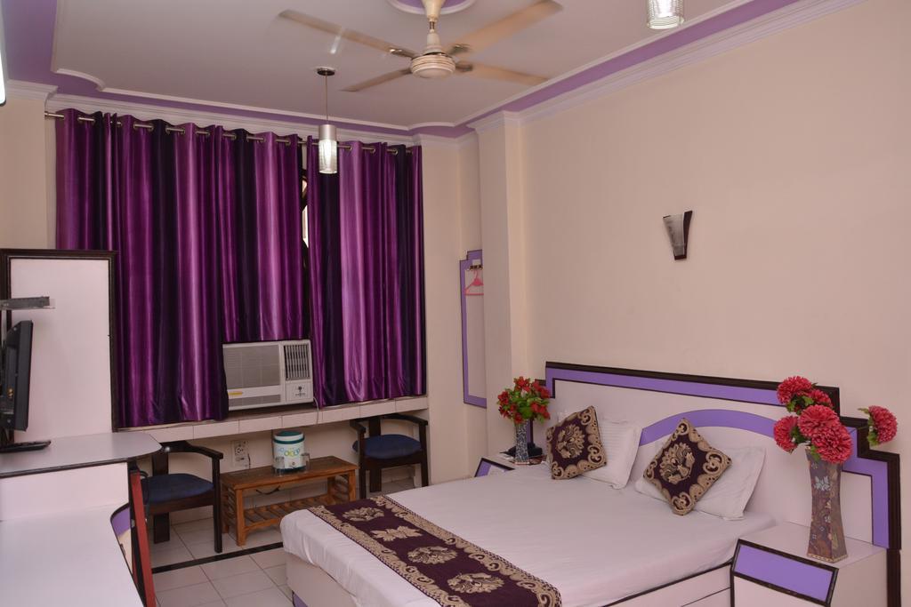 Hotel Yatri International Nueva Delhi Exterior foto