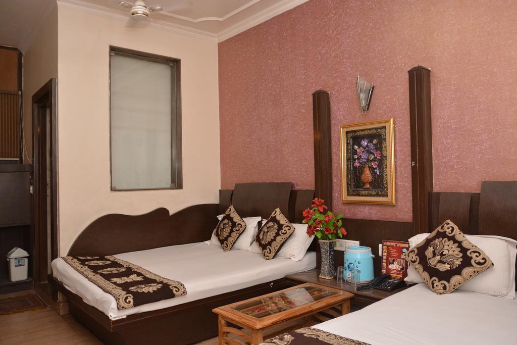 Hotel Yatri International Nueva Delhi Exterior foto